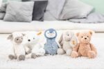 Steiff Hoppie Hase 18 cm hellgrau, Plüschtier Hase mit Schlappohren, Soft Cuddly Friends, flauschiges Stofftier zum Kuscheln – Bild 6